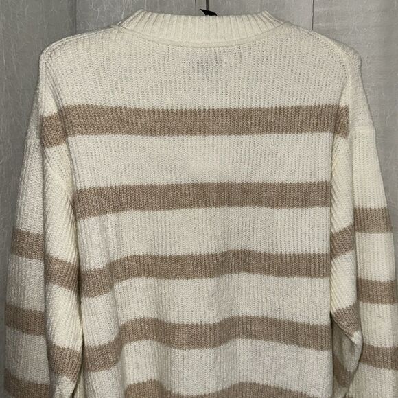 AE Whoa So Soft Crewneck Relaxed Knit Cream Tan Stripe Sweater - Picture 10 of 16